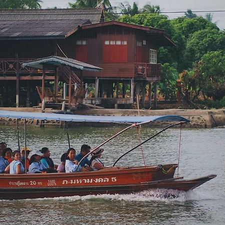 Bansuwan Homestay 암파와 외부 사진